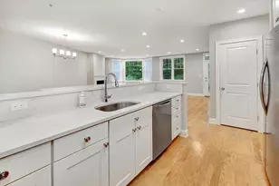 2 Inwood Dr, Woburn, MA 01801 - Photo 9