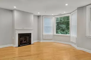 2 Inwood Dr, Woburn, MA 01801 - Photo 5
