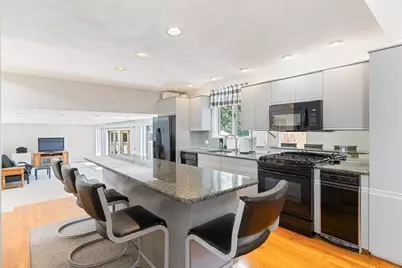 5 Carol Ann Rd, Peabody, MA 01960 - Photo 9