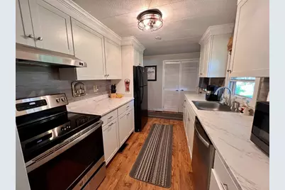 9 Maverick Drive, Brookfield, MA 01506 - Photo 5