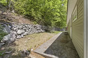 41 Mountain St, Woburn, MA 01801 - Photo 33