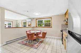 41 Mountain St, Woburn, MA 01801 - Photo 11