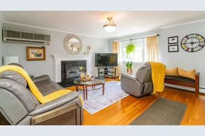 35 Rosaria St, Boston, MA 02122 - Photo 3