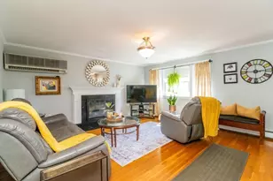 35 Rosaria St, Boston, MA 02122 - Photo 3