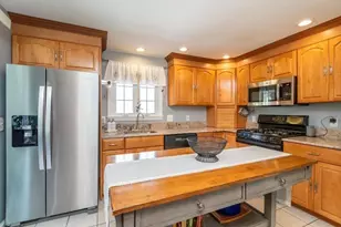 35 Rosaria St, Boston, MA 02122 - Photo 13