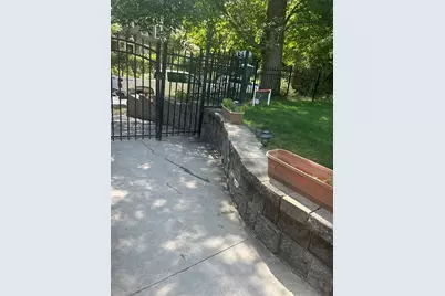 142 Springfield St, Springfield, MA 01107 - Photo 3