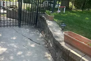 142 Springfield St, Springfield, MA 01107 - Photo 3