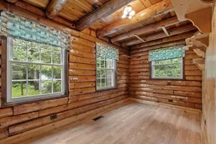 300 Lockes Village Rd, Wendell, MA 01379 - Photo 15