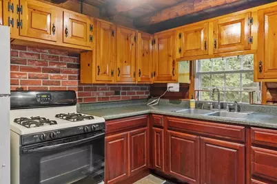 300 Lockes Village Rd, Wendell, MA 01379 - Photo 11