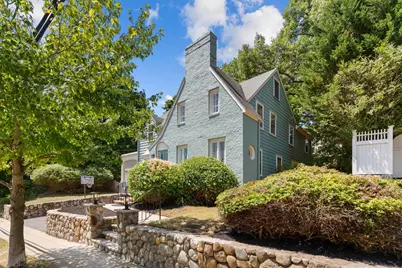 49 Hillsdale Rd, Arlington, MA 02476 - Photo 3