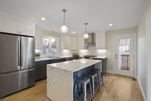 61 R Prescott St, Somerville, MA 02143 - Photo 3