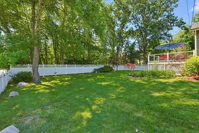 17 Metropolitan Ave, Ashland, MA 01721 - Photo 9