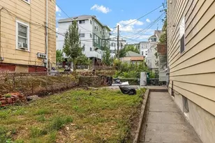 79 Gage St, Worcester, MA 01605 - Photo 23