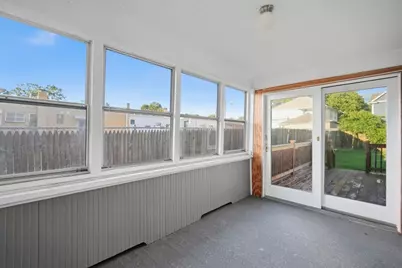 15 Garland St, Springfield, MA 01118 - Photo 31
