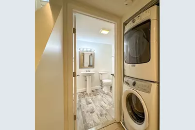 212 W 6th St #212, Boston, MA 02127 - Photo 19