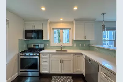212 W 6th St #212, Boston, MA 02127 - Photo 5