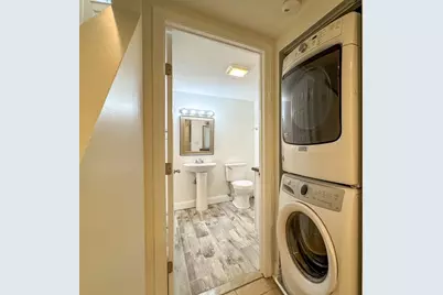 212 W 6th St #212, Boston, MA 02127 - Photo 19