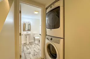 212 W Sixth St, Boston, MA 02127 - Photo 19