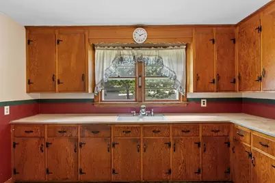 25 Starr St, Leominster, MA 01453 - Photo 3