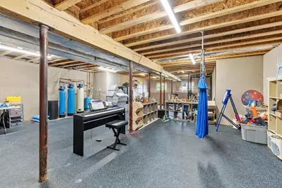 989 Pleasant St, Leominster, MA 01453 - Photo 33