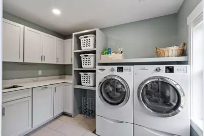 989 Pleasant St, Leominster, MA 01453 - Photo 23