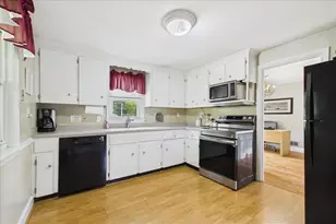 140 Milton Rd, Braintree, MA 02184 - Photo 5