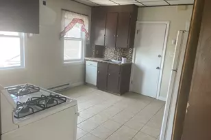 212 School St, Taunton, MA 02780 - Photo 3