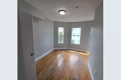 9 Lincoln St, Boston, MA 02122 - Photo 9
