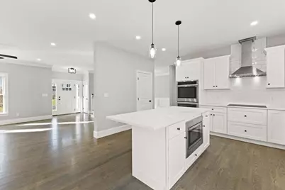 235 Braemoor Rd, Brockton, MA 02301 - Photo 5
