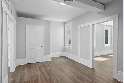 293 Clemente St #2L, Holyoke, MA 01040 - Photo 11