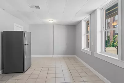 293 Clemente St #2L, Holyoke, MA 01040 - Photo 5