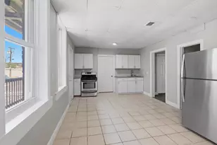 293 Clemente St, Holyoke, MA 01040 - Photo 3