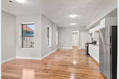 183 Chestnut St #2L, Holyoke, MA 01040 - Photo 1