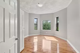 183 Chestnut St, Holyoke, MA 01040 - Photo 5