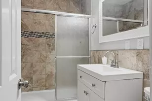 44 Glen St, Holyoke, MA 01040 - Photo 25