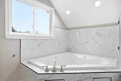 111 Liberty St, Lowell, MA 01851 - Photo 9