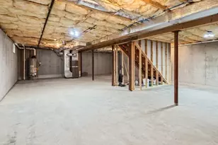 11 Whisper Dr, Worcester, MA 01609 - Photo 33