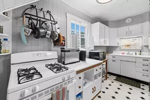 56 Hathaway Rd, Dartmouth, MA 02747 - Photo 15