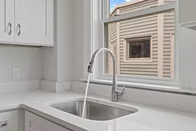 16 Leslie St #2, Boston, MA 02122 - Photo 5