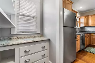 27 Peirce Ave, Everett, MA 02149 - Photo 17