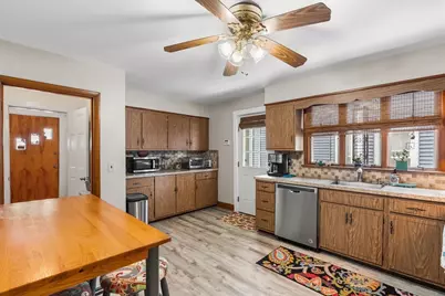 27 Peirce Ave, Everett, MA 02149 - Photo 5