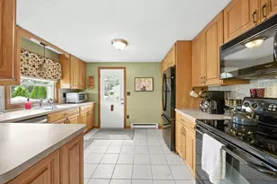 2 Overlook Ave, Haverhill, MA 01830 - Photo 17