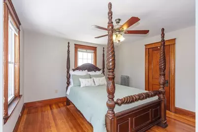 242 Beacon St, Lowell, MA 01850 - Photo 29
