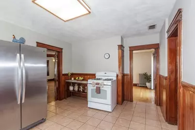 242 Beacon St, Lowell, MA 01850 - Photo 9