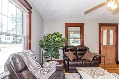 242 Beacon St, Lowell, MA 01850 - Photo 15
