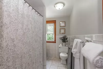 242 Beacon St, Lowell, MA 01850 - Photo 27