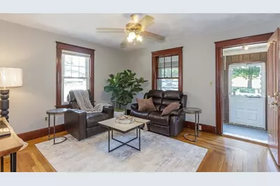 242 Beacon St, Lowell, MA 01850 - Photo 17