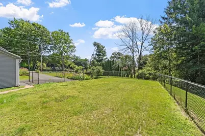 397 Pleasant St, Barre, MA 01005 - Photo 29