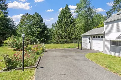 397 Pleasant St, Barre, MA 01005 - Photo 27
