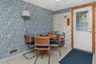 71 Farnum Rd, Waltham, MA 02453 - Photo 5